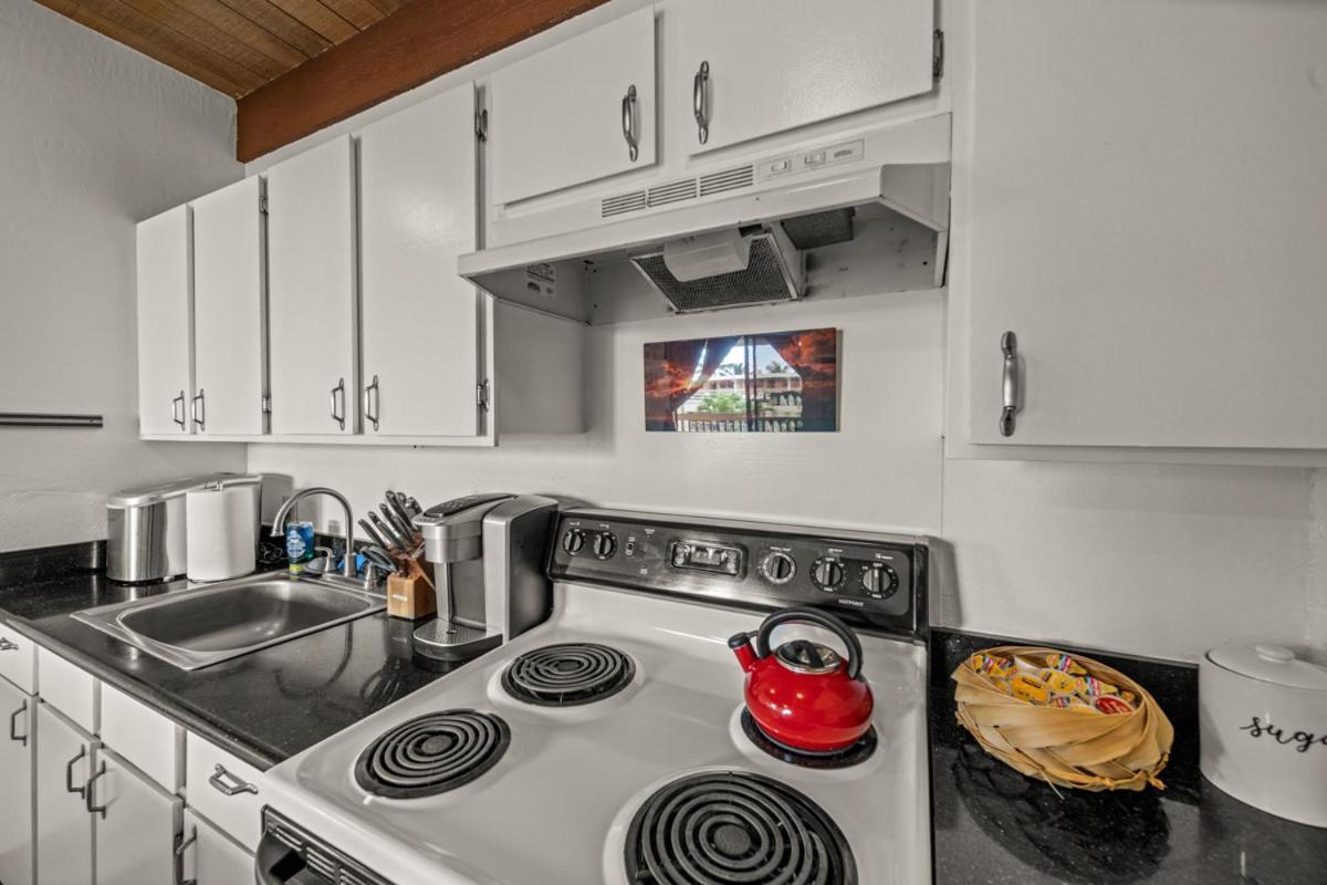 Newly Upgraded 1Br Unit Near Beach Max Of 5 Guests Kailua-Kona Exterior photo
